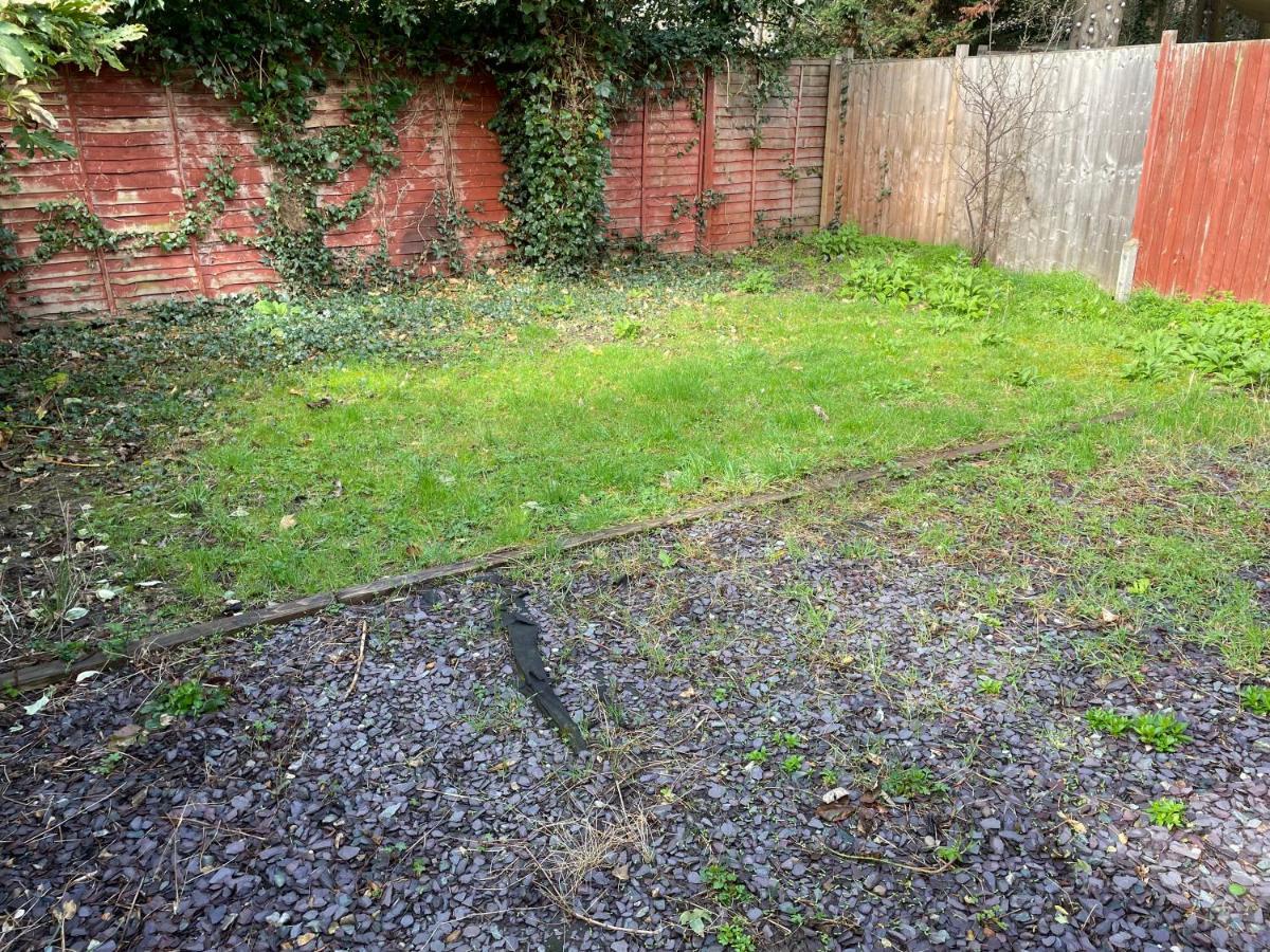Super Convenient For Central London - Large 2 Double Bed Apartment 30 Seconds Walk To Platform Train Station And 19 Mins To London Waterloo ภายนอก รูปภาพ